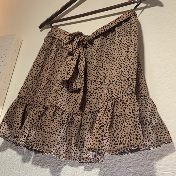 Small cheetah print skirt with bow front - Picture 2 of 10